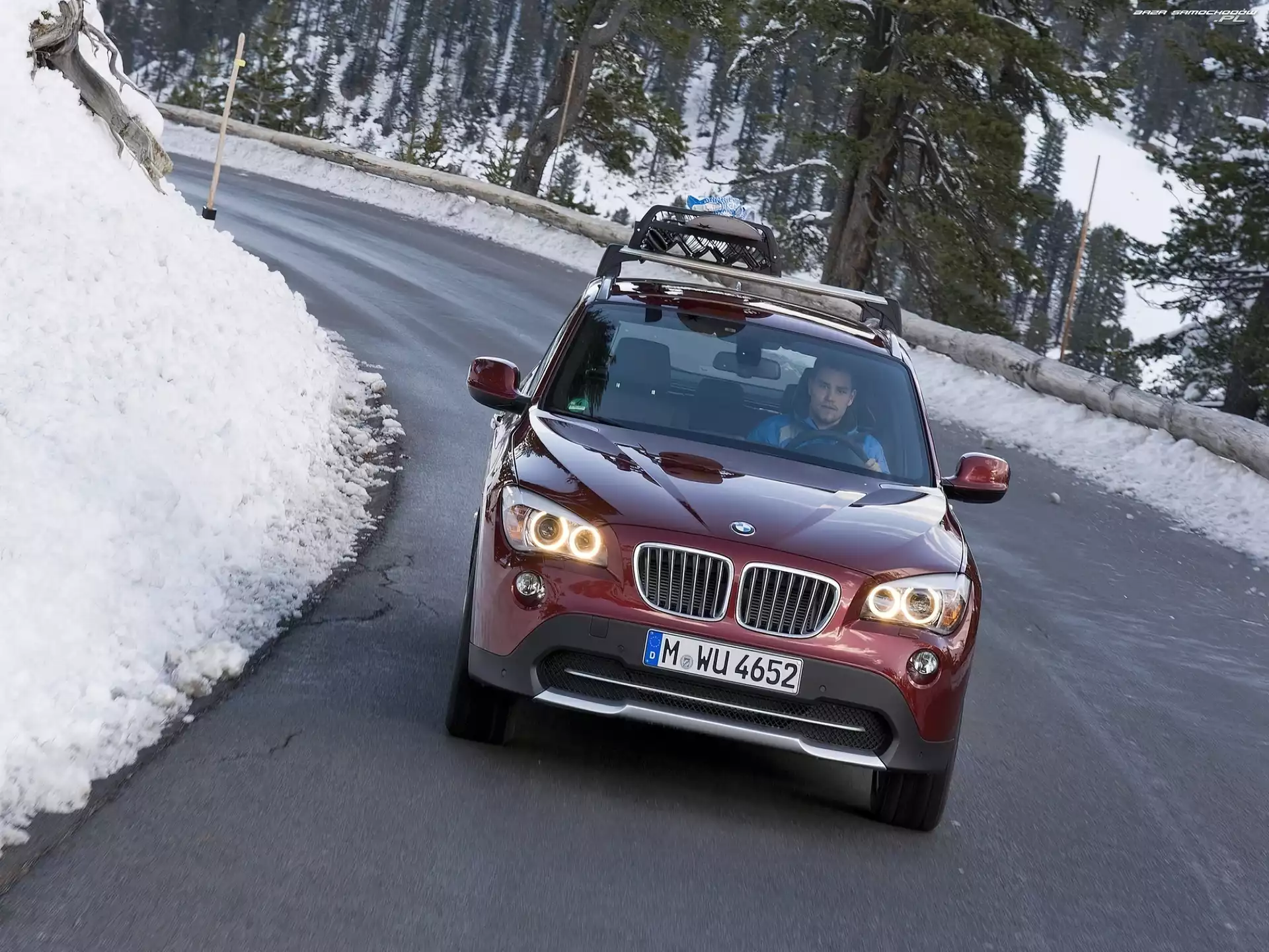 Dachowy, BMW X1, Bagażnik