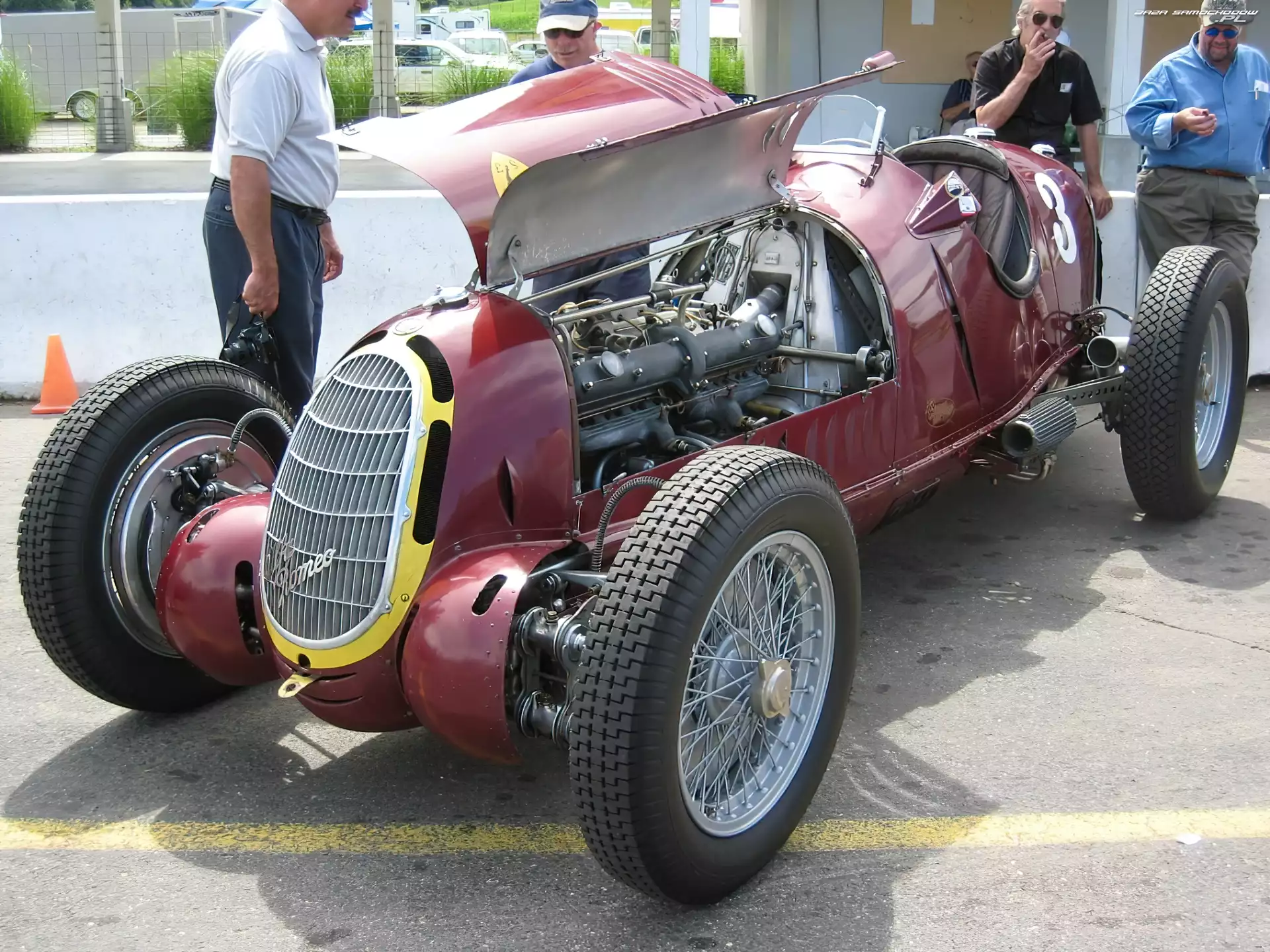 koła , maska, Alfa Romeo, silnik