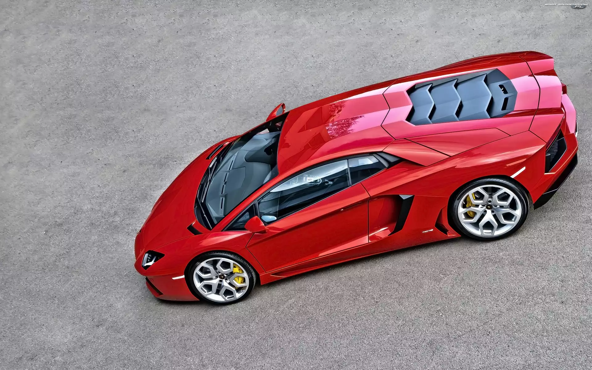 Bordowe, Lamborghini Aventador