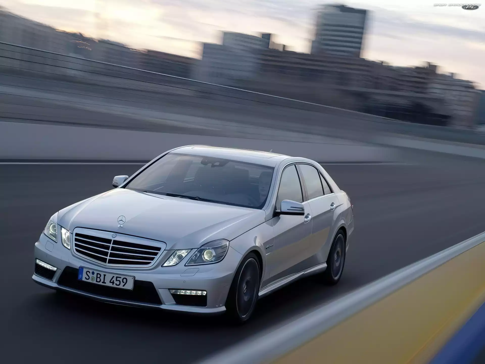 Limuzyna, Mercedes Benz E63, AMG