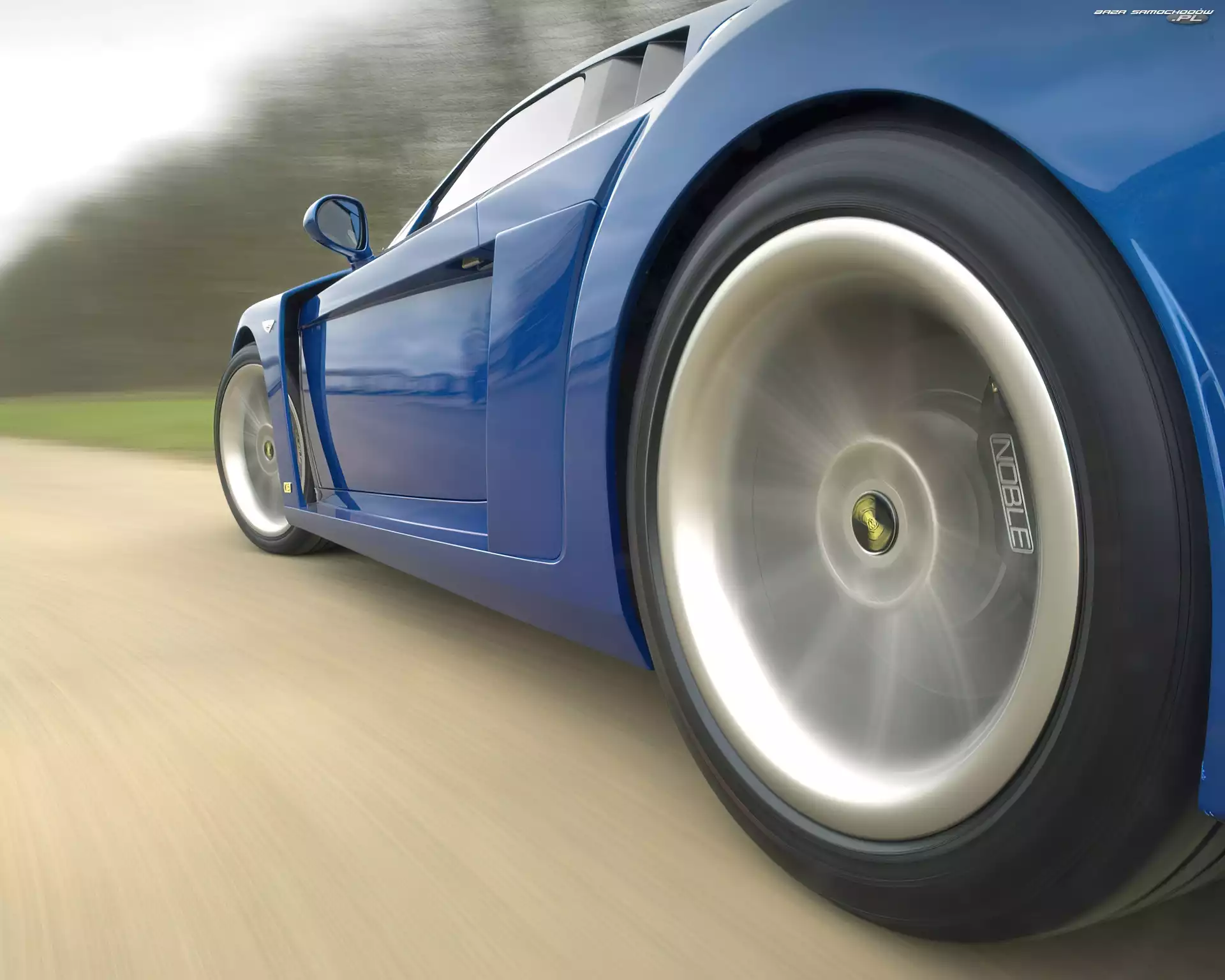Noble M15, Niebieski