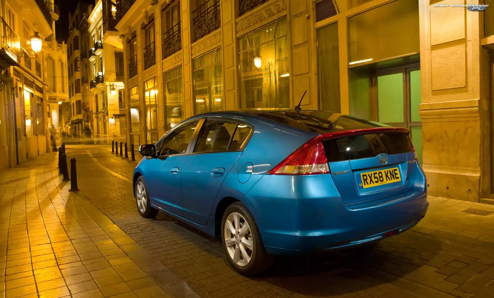 Nocą, Honda Insight, Miasto