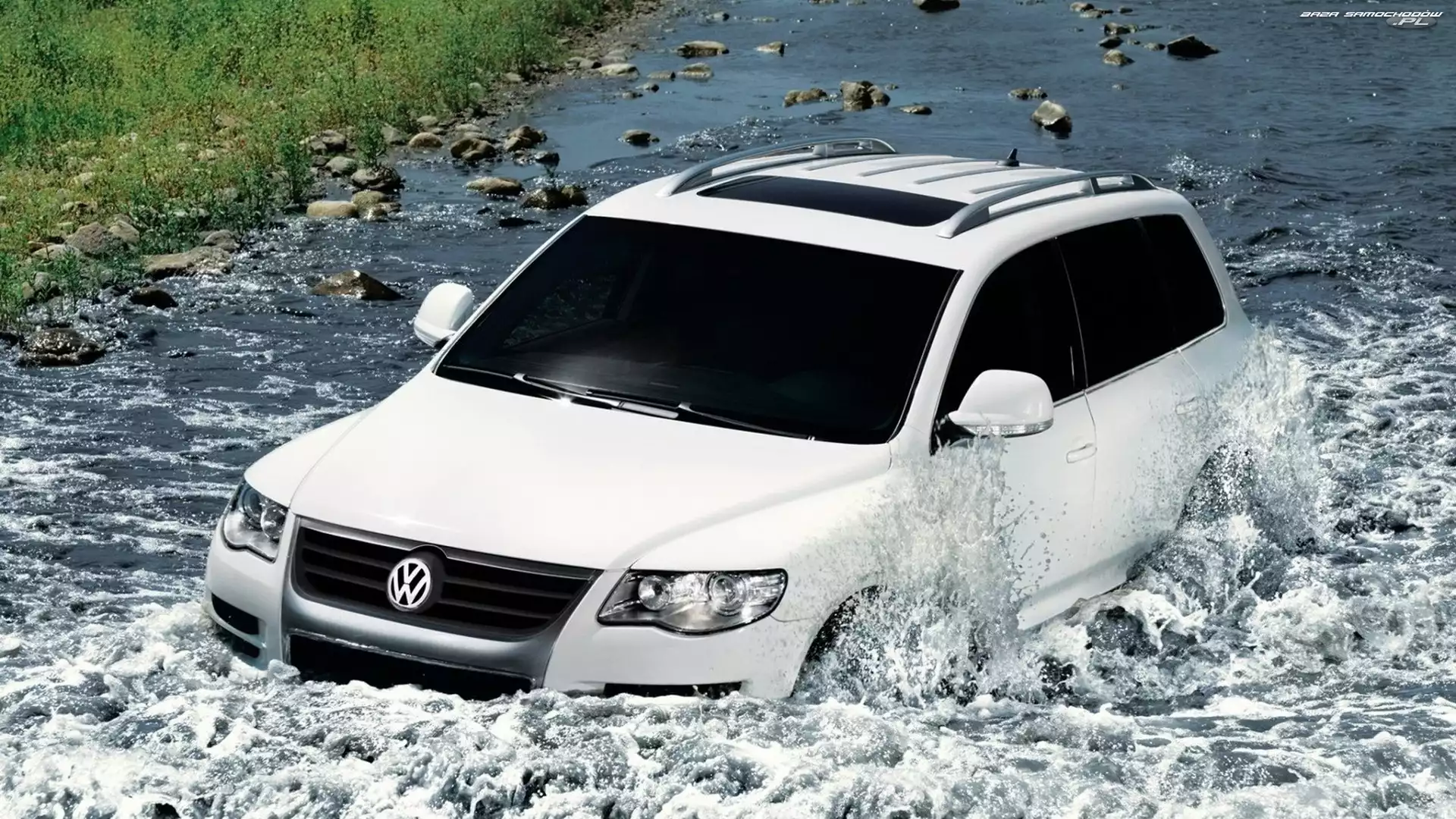 Przeprawa, Volkswagen Tiguan, Rzeka, Biały