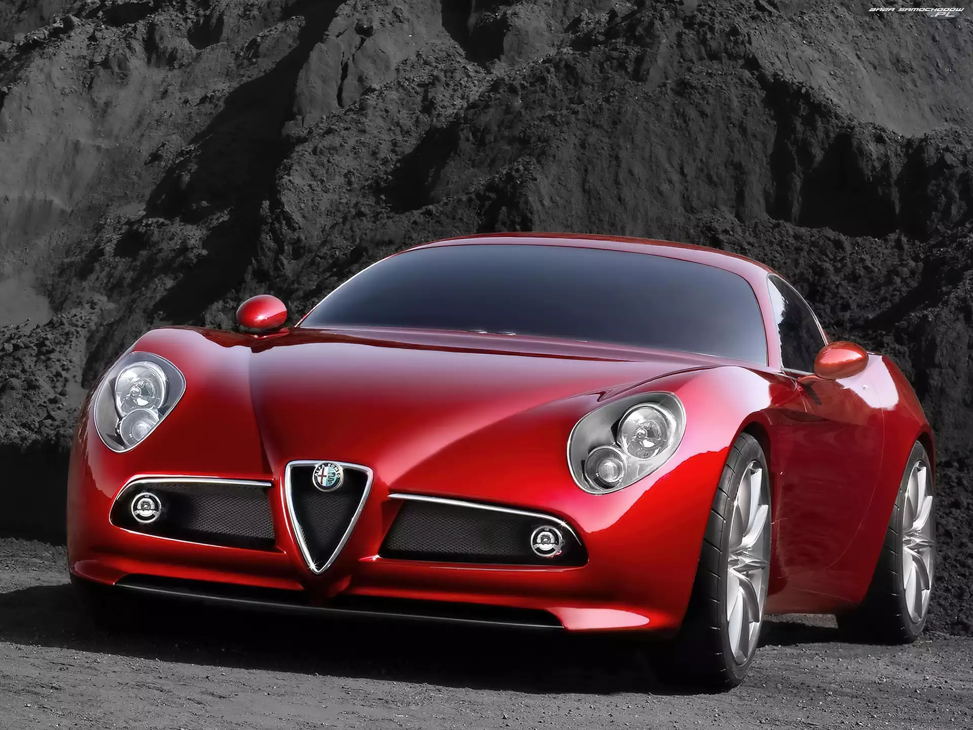 Szyba, Alfa Romeo 8C Competizione, Halogeny