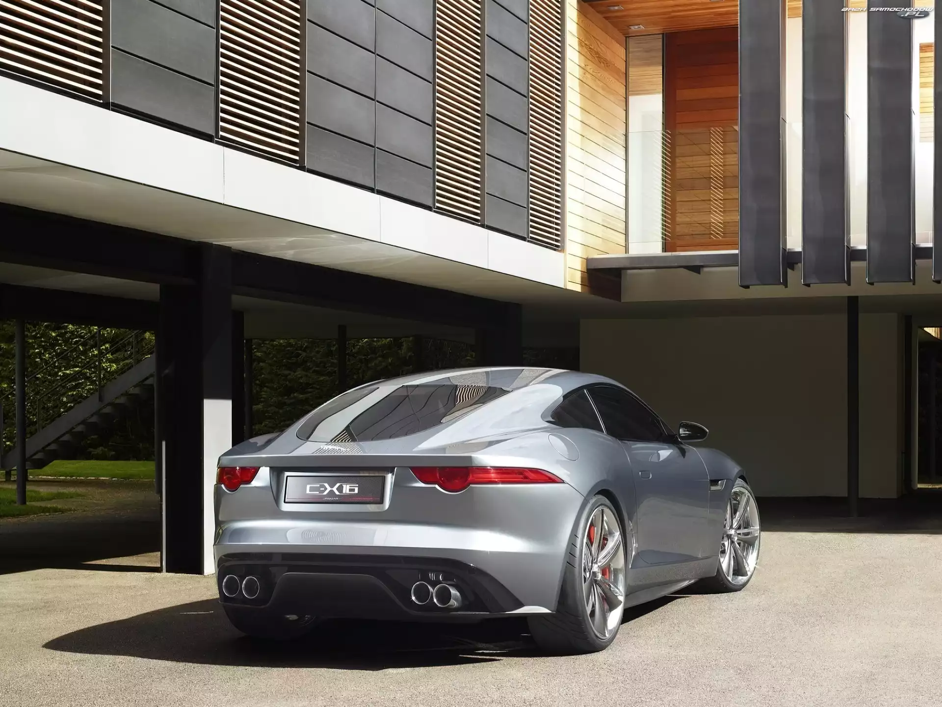 Wydechowy, Jaguar C-X16, Układ