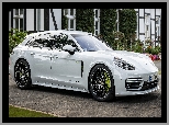 Białe, Porsche Panamera S